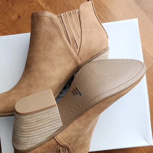 New Ankle Boots - Picture 5 of 5